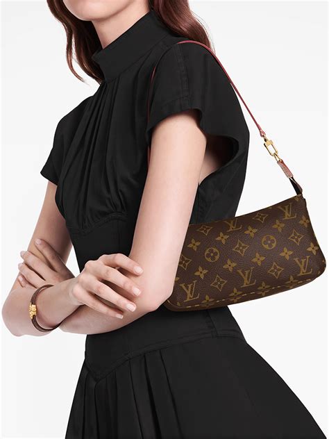 couette louis vuitton|Pochette Accessoires Monogram .